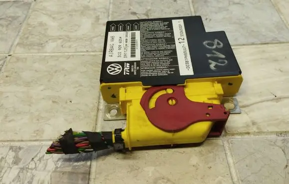 Volkswagen PASSAT B6 Airbag control unit/module 3C0909605M 391125