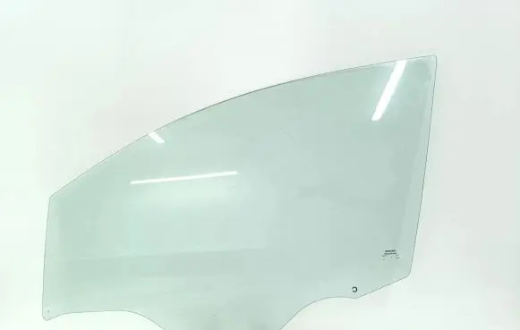 Nissan Leaf I (ZE0) Front door window glass four-door