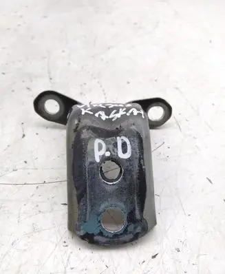 Nissan Qashqai Front door upper hinge