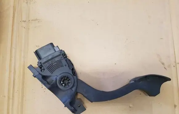 Ford Mondeo MK IV Accelerator throttle pedal