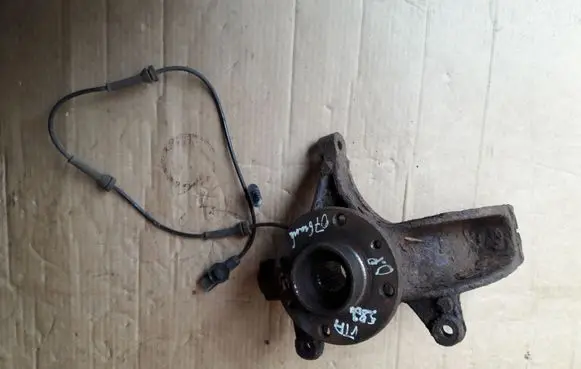 Renault Scenic II - Grand scenic II Front wheel hub