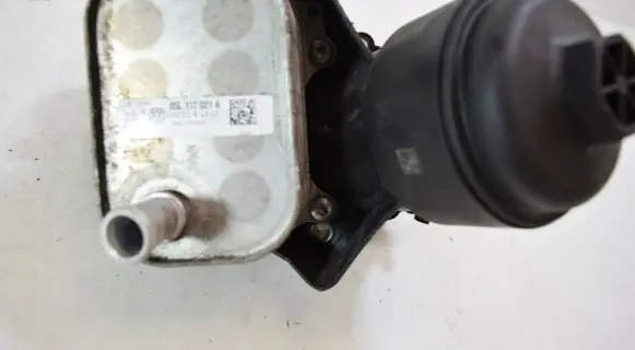 Audi A6 S6 C8 4K Oil filter mounting bracket 05L115389G 05L117021