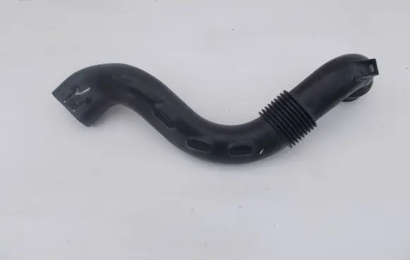 Dacia Sandero Air intake duct part 165558896R