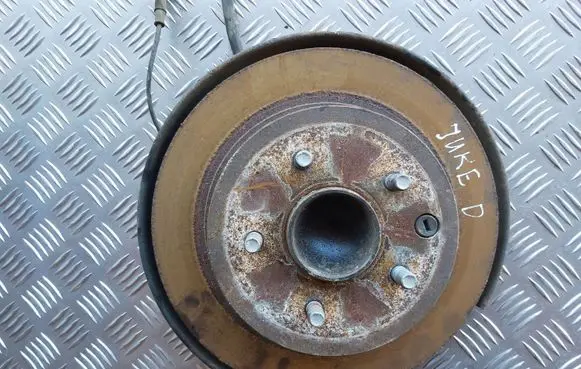 Nissan Juke I F15 Rear wheel hub