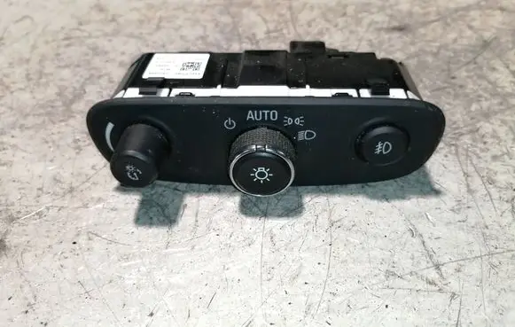 Buick Encore I Light switch 84201596