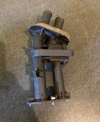 Mercedes-Benz Sprinter W901 W902 W903 W904 Coolant heater control valve 662553C