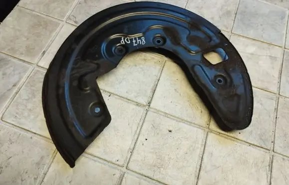 Volkswagen PASSAT B5.5 Front brake disc dust cover plate 