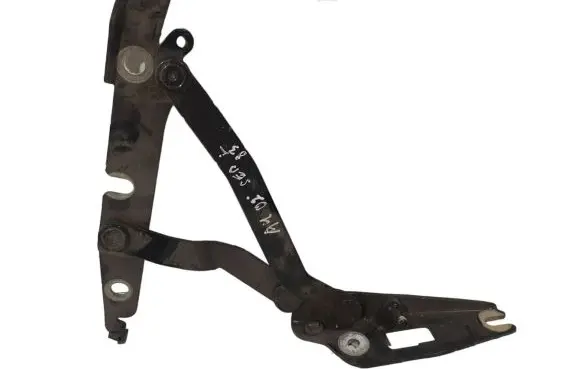 Audi A4 S4 B6 8E 8H Tailgate/trunk/boot hinge 8E5827301C