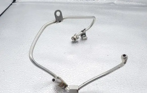 Volkswagen PASSAT B6 Fuel main line pipe 06D127509N