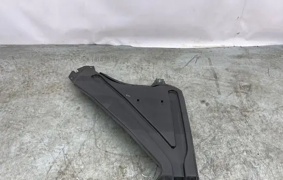 Audi Q7 4M Fuel tank bottom protection 4M0825219E