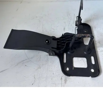 Audi A5 8T 8F Engine bonnet/hood lock/latch loop/hook 8T0823480