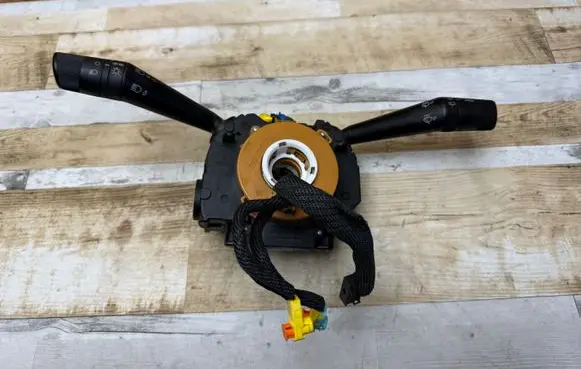 Wiper turn signal indicator stalk/switch