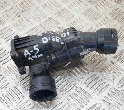 Audi A5 8T 8F Thermostat 04L121111E