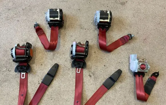 Porsche Macan (95B) Set of seat belts 95B857805B 95B857705C 95B857706C
