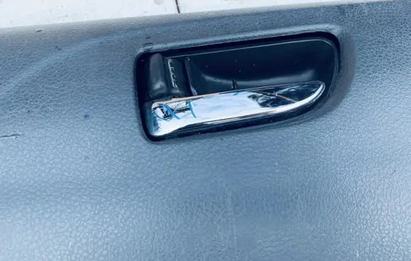Subaru Impreza III Rear door interior handle