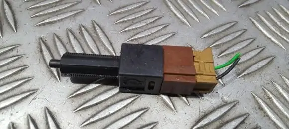 Nissan Qashqai Brake pedal sensor switch