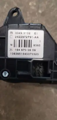 Mercedes-Benz ML W164 Steering wheel buttons/switches A1648700658