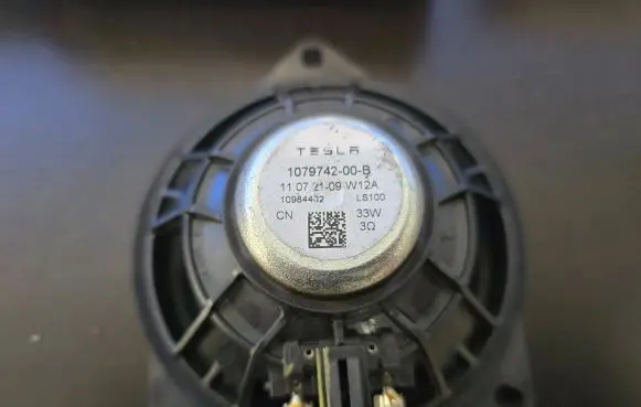 Tesla Model 3 Panel speaker 1079742-00-B