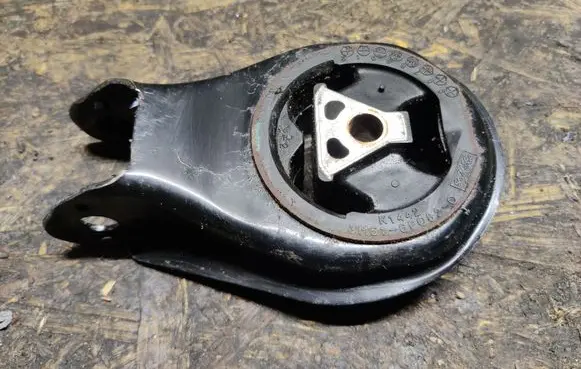 Mazda 3 II Engine mount bracket 3M516P082C