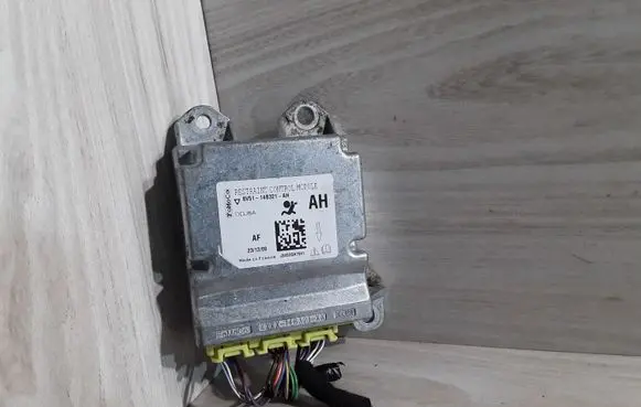 Ford Fiesta Airbag control unit/module 8V5114B321AH