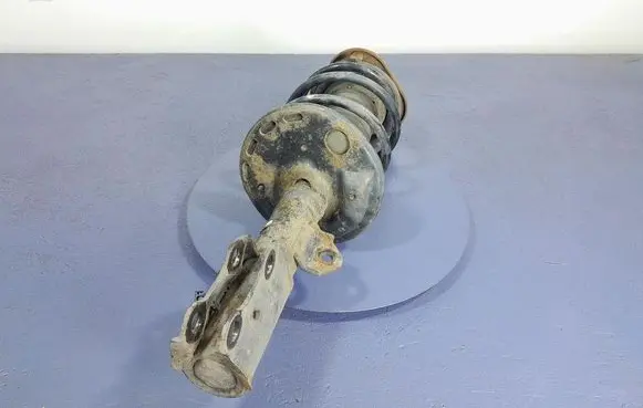 Toyota Auris E180 Front shock absorber/damper