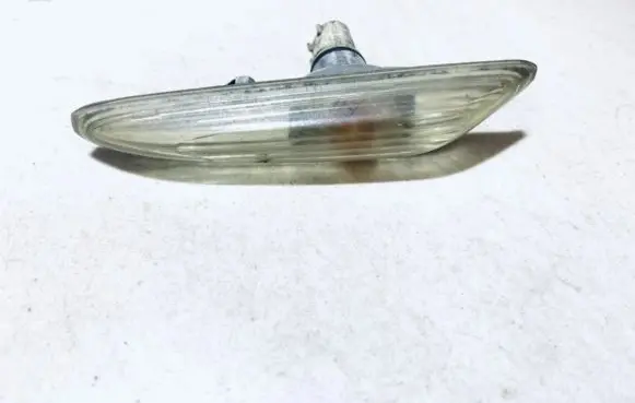 BMW 3 E46 Front fender indicator light 69113715 6911371-5