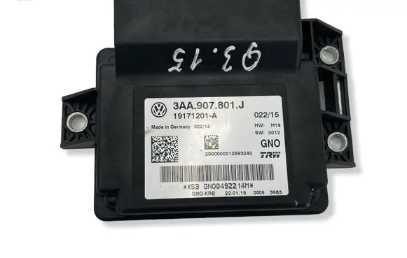 Audi Q3 8U Hand brake control module 3AA907801J