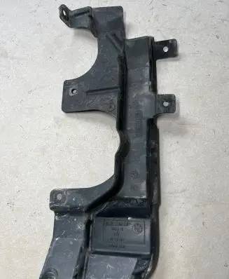 BMW X6 E71 Other engine bay part 7160238 10834110
