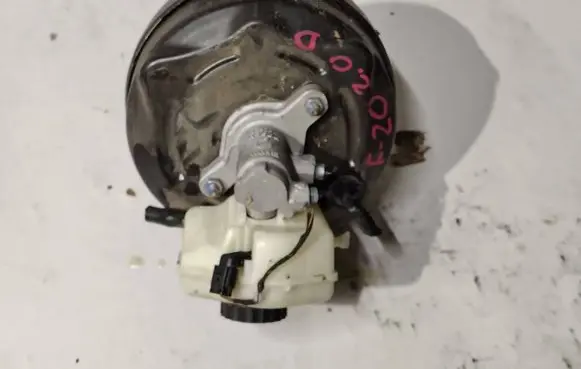 BMW 1 F20 F21 Brake booster 22200577128