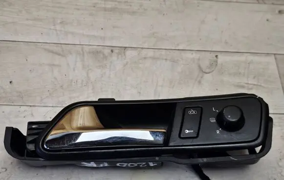 Volkswagen Touran I Front door interior handle trim 1T0837197A