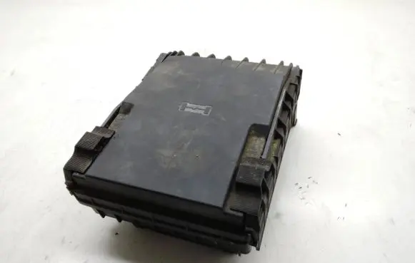 Volkswagen Tiguan Fuse module 1K0937820D 1K0937810C 5K0937123A