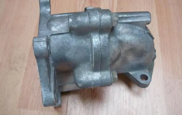 Thermostat/thermostat housing