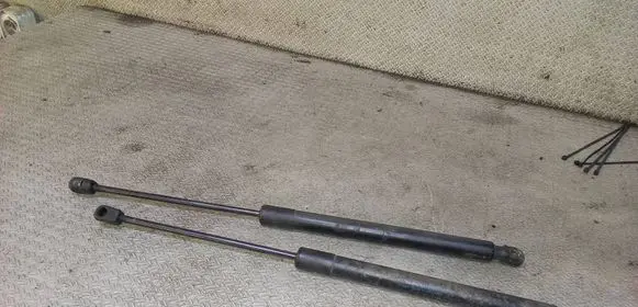 Audi Q7 4L Tailgate/trunk strut/damper 4L0827552C