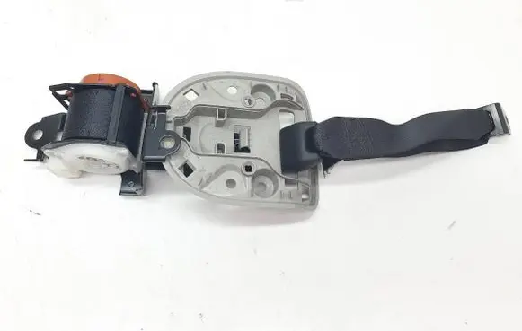 Suzuki SX4 S-Cross Rear seatbelt 