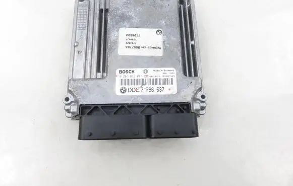 BMW 5 E60 E61 Engine control unit/module 7796637 0281012091