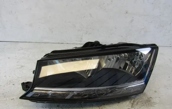 Skoda Fabia Mk3 (NJ) Headlight/headlamp 6V1941015D