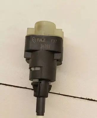 Audi A6 S6 C6 4F Brake pedal sensor switch 24761
