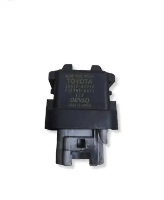 Toyota Avensis T250 Glow plug pre-heat relay 2861067010 1567000671