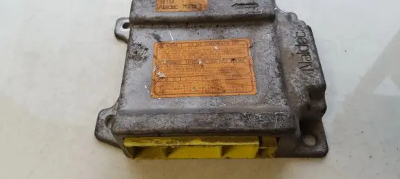 Mazda 323 F Airbag control unit/module B25E57K30B 9K18A