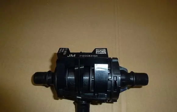 Renault Alaskan Water pump 212008315R