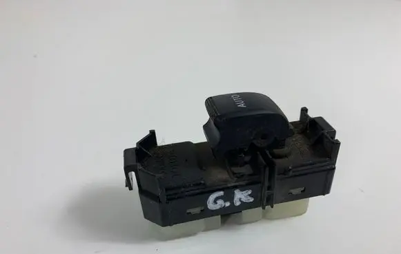 Toyota Land Cruiser (J120) Electric window control switch 8403060020