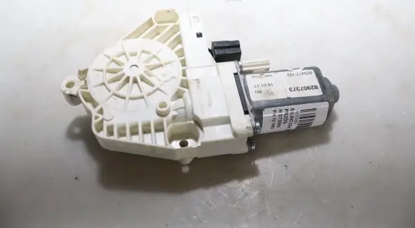 Volvo S60 Front door window regulator motor 925477-102