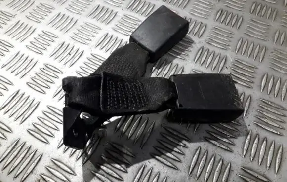 Toyota Avensis T220 Rear seatbelt buckle 636961 62487