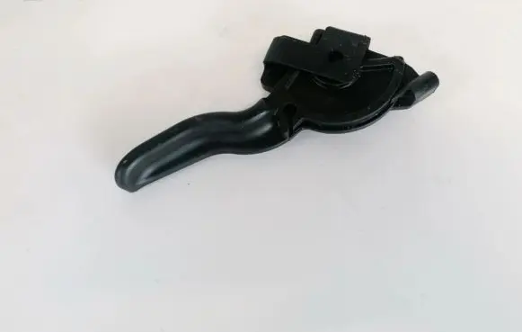 Engine bonnet (hood) release handle