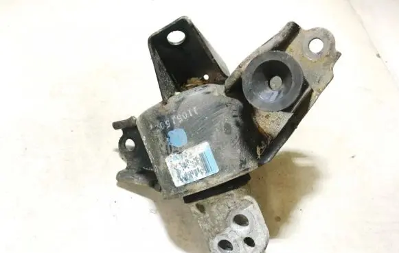 KIA Ceed Engine mount bracket 11051502