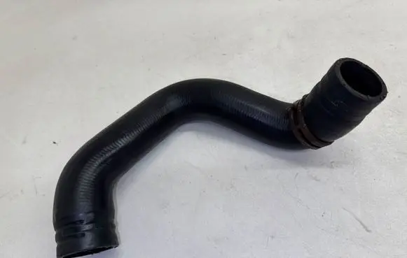 Opel Zafira A Engine coolant pipe/hose 90573220