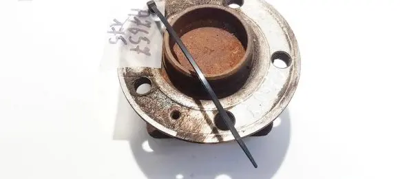 Volvo V70 Rear wheel hub