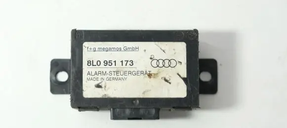 Audi A8 S8 D2 4D Alarm control unit/module 8L0951173