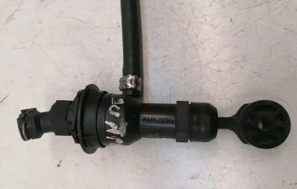 Clutch slave cylinder