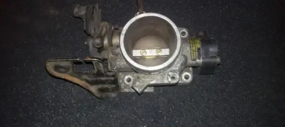 Ford Mondeo MK I Throttle valve 93bb9677ee
